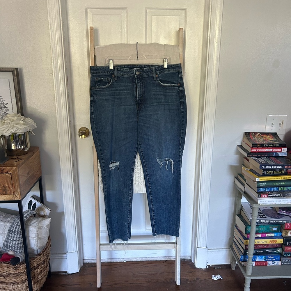 Old Navy Women's Distressed Ankle Jeans - Dark Blue